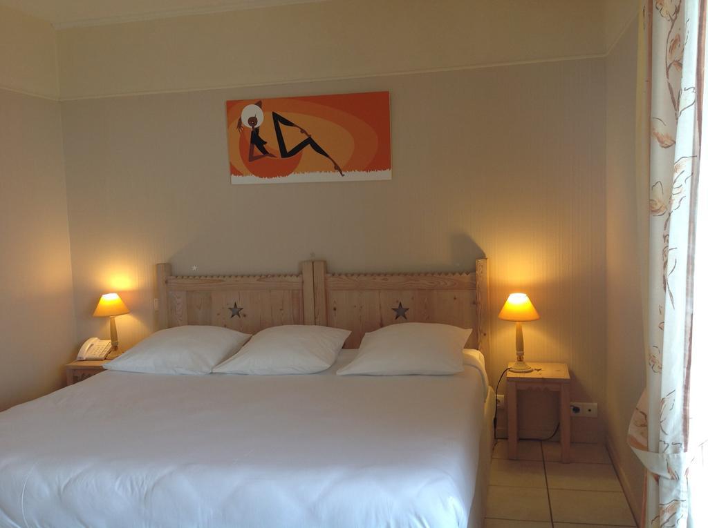 L'Oasis Otel Évian-les-Bains Oda fotoğraf