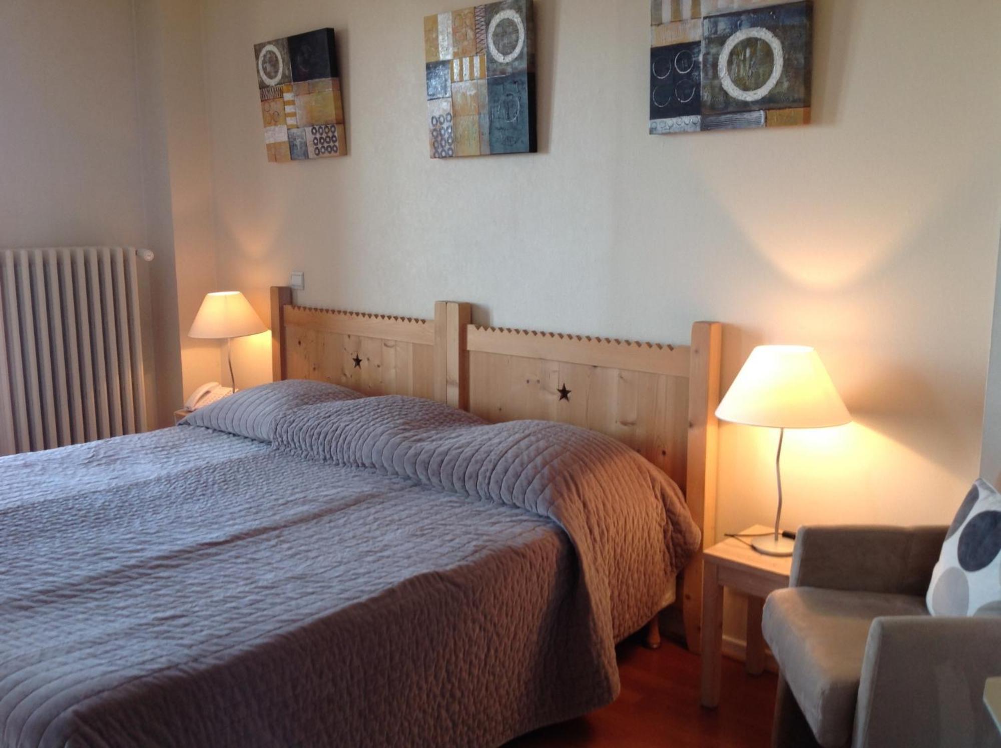 L'Oasis Otel Évian-les-Bains Oda fotoğraf